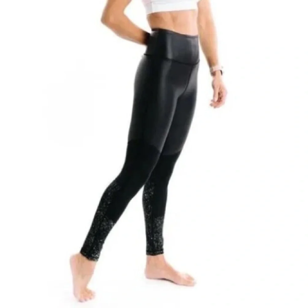 ZYIA Active Black Reflective Metallic Light n Tight Hi-Rise Leggings. Size 8-10.